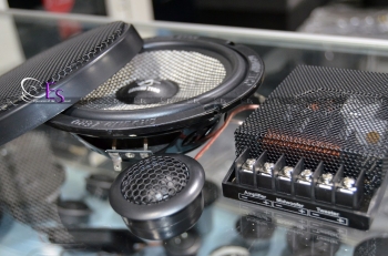 https://epicenterofsound.ru/files/products/Fmj0e5KOYEc.800x600w.jpg?9dc2535d385750a19294b407922b5173